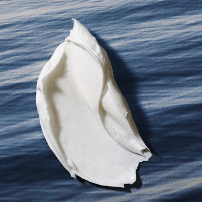 La Mer Creme de La Mer Moisturizing Cream – Luxurious Hydration (2 oz / 60ml)